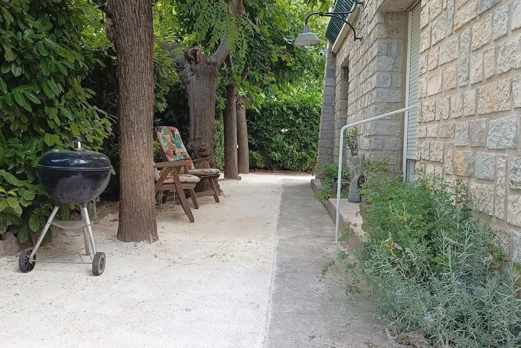 Grand Appartement, 2 Chambres Et Jardin Nîmes Extérieur photo