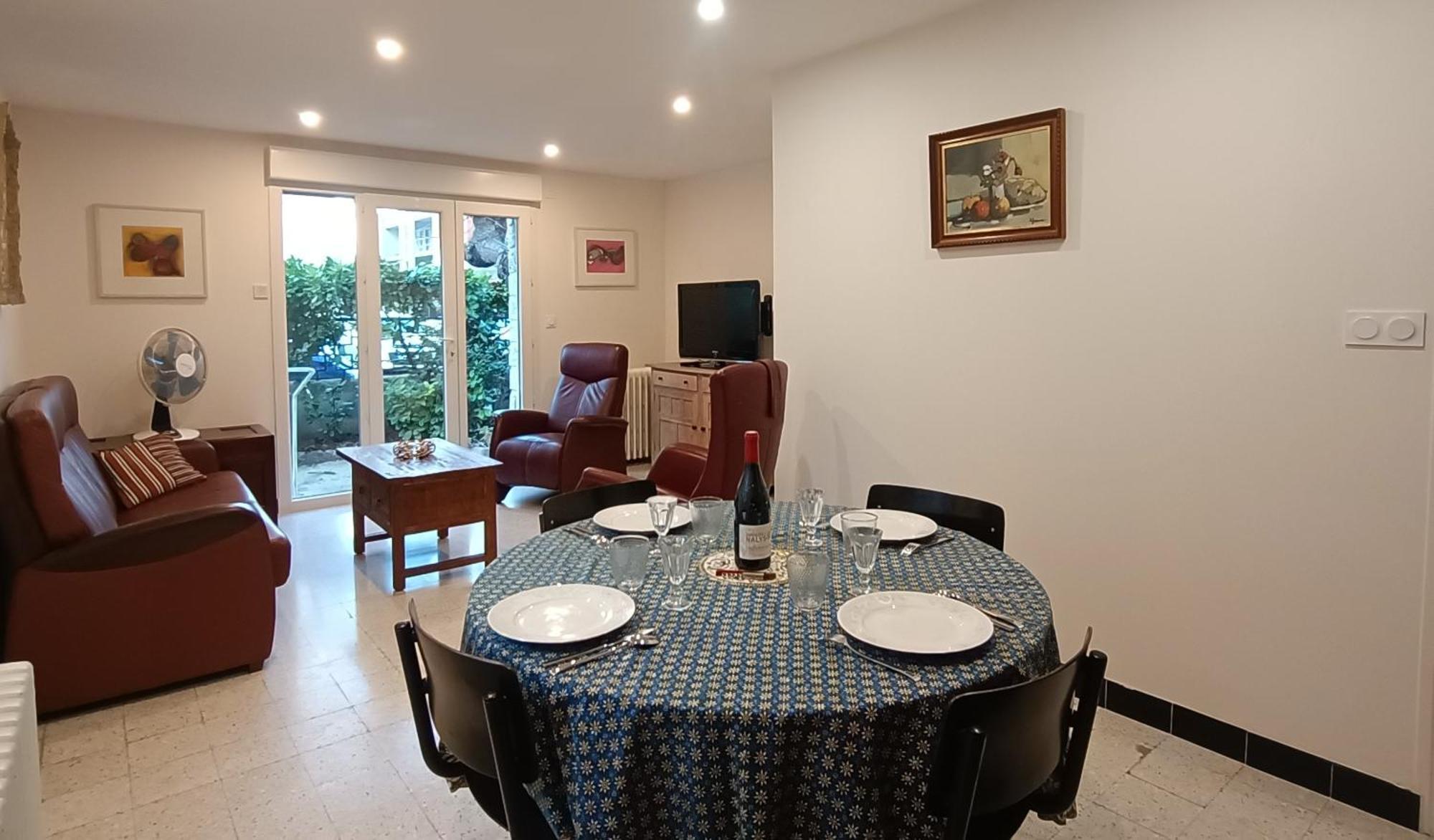 Grand Appartement, 2 Chambres Et Jardin Nîmes Extérieur photo
